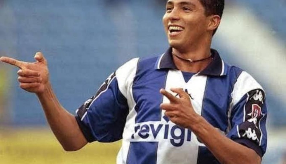 A generic square placeholder image with rounded corners in a figure.