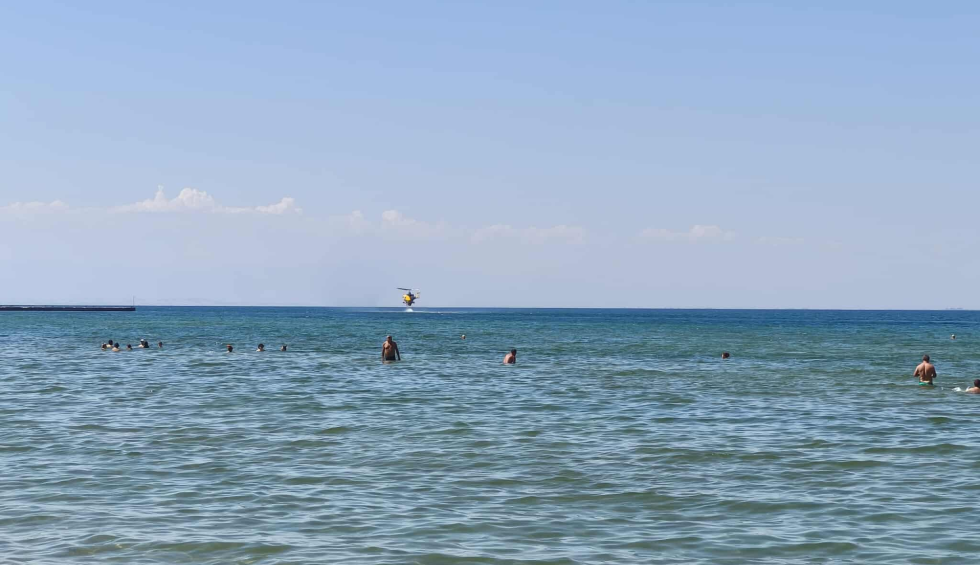 A generic square placeholder image with rounded corners in a figure.