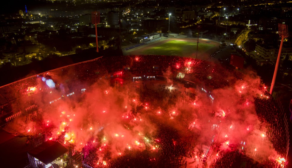 A generic square placeholder image with rounded corners in a figure.