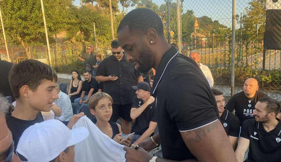 A generic square placeholder image with rounded corners in a figure.