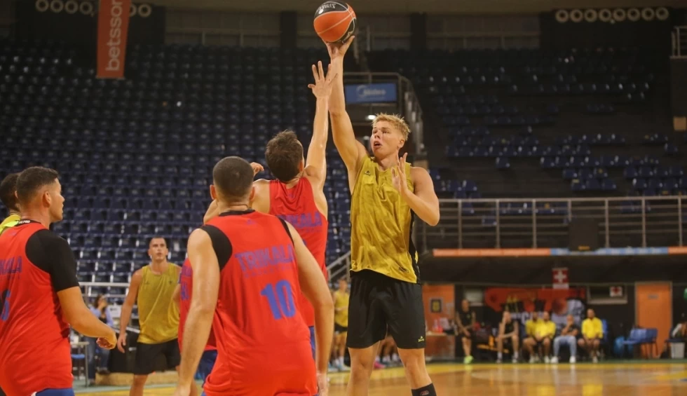 A generic square placeholder image with rounded corners in a figure.