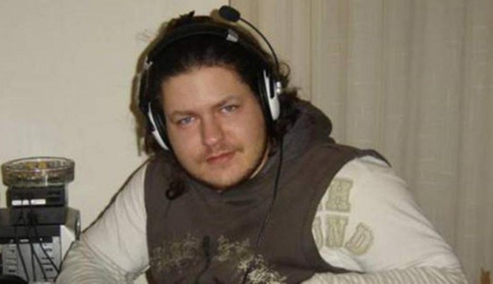 A generic square placeholder image with rounded corners in a figure.