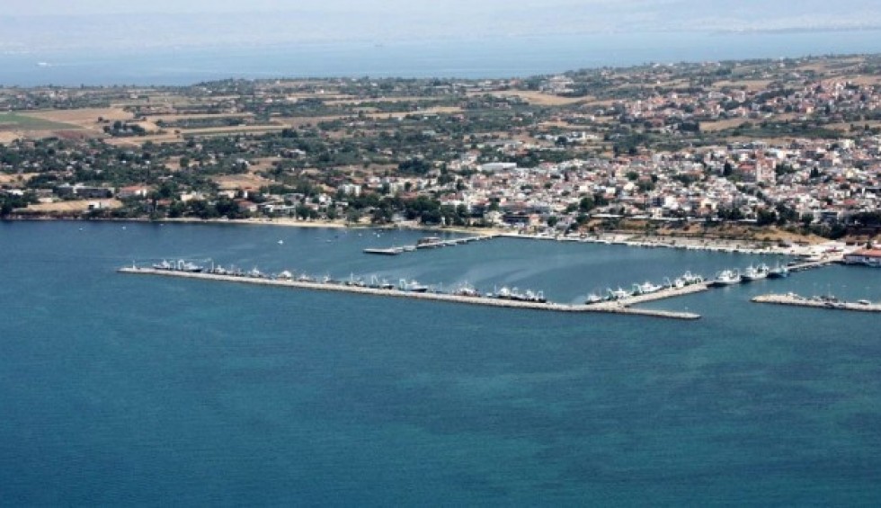 A generic square placeholder image with rounded corners in a figure.