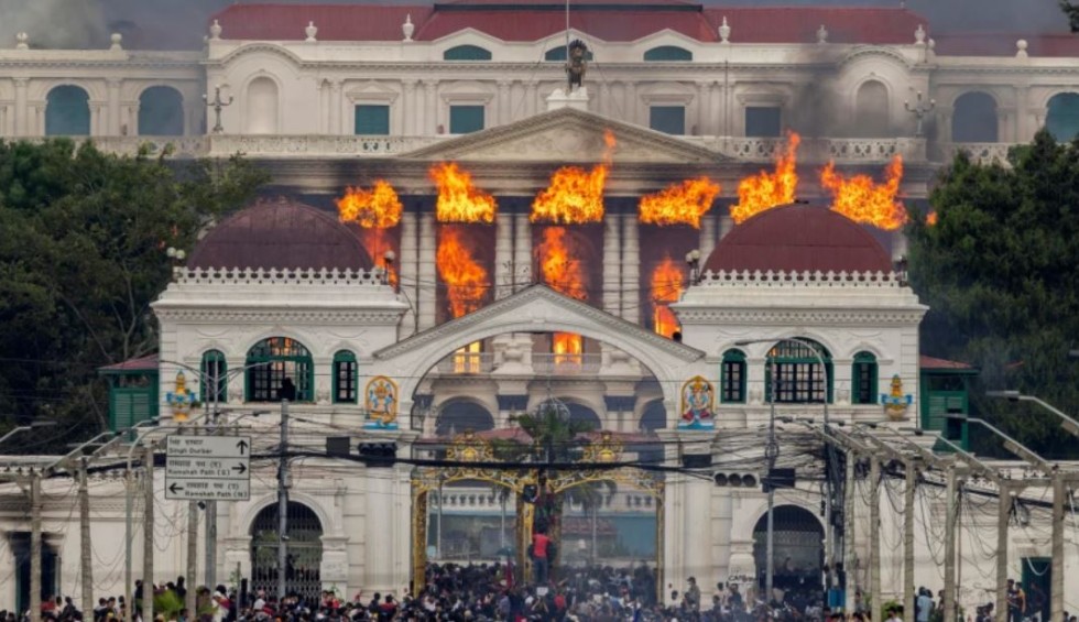 A generic square placeholder image with rounded corners in a figure.