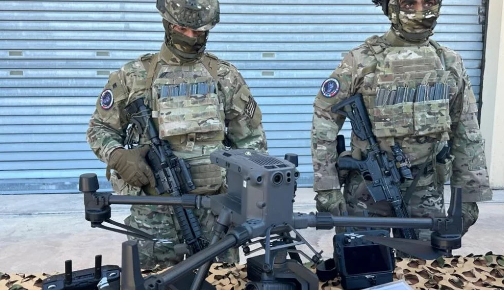 A generic square placeholder image with rounded corners in a figure.