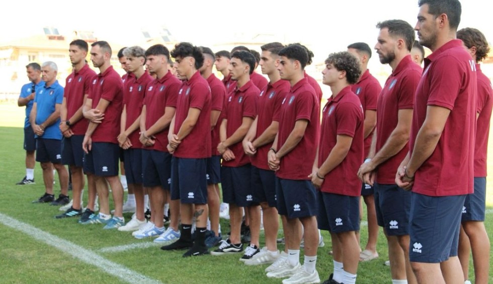 A generic square placeholder image with rounded corners in a figure.