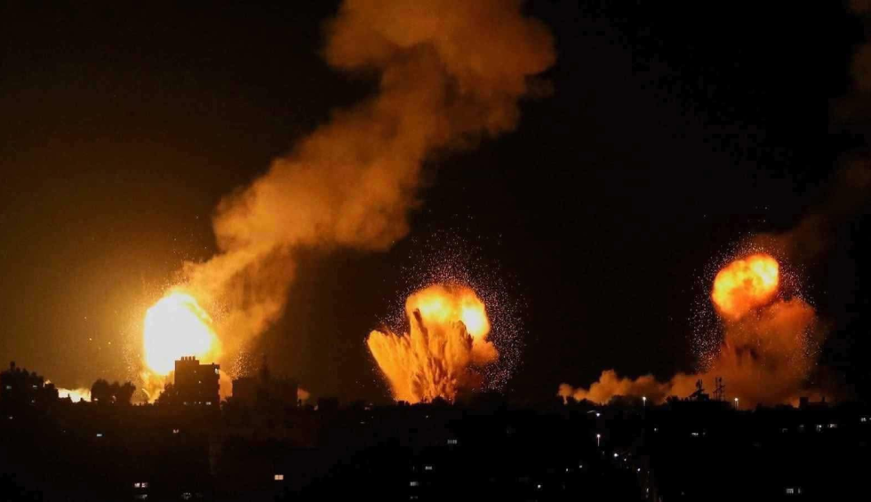 A generic square placeholder image with rounded corners in a figure.