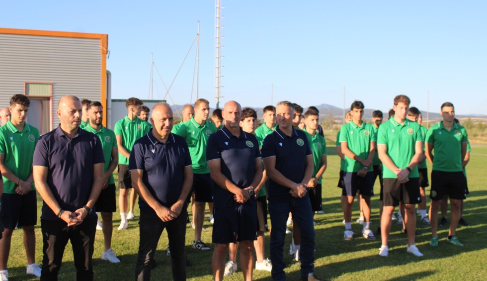 A generic square placeholder image with rounded corners in a figure.