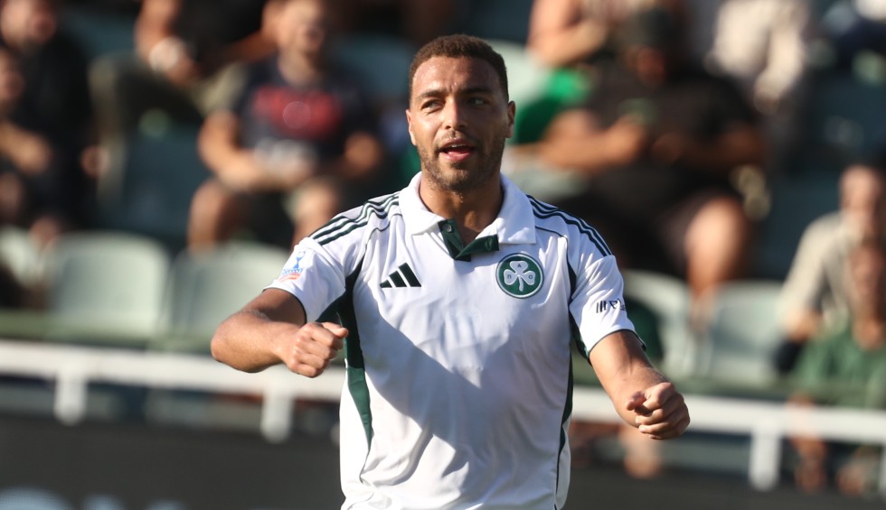 Ο Ντέσερς με υπέροχο πλασέ έδωσε προβάδισμα στον Παναθηναϊκό