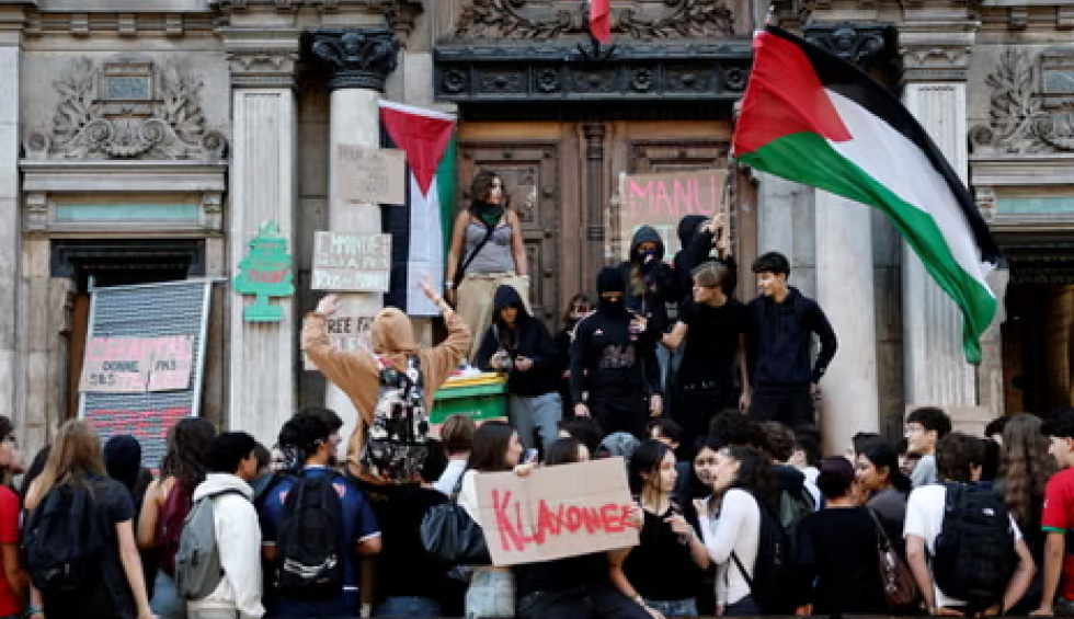 A generic square placeholder image with rounded corners in a figure.