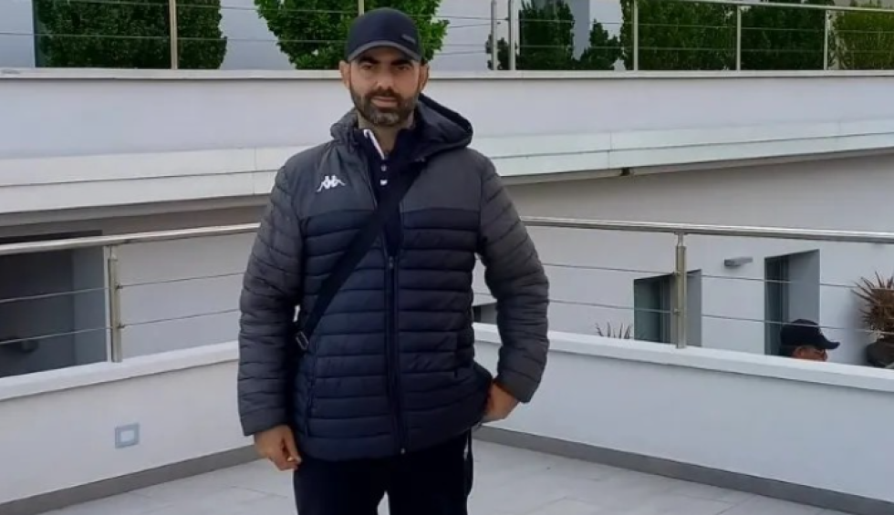 A generic square placeholder image with rounded corners in a figure.