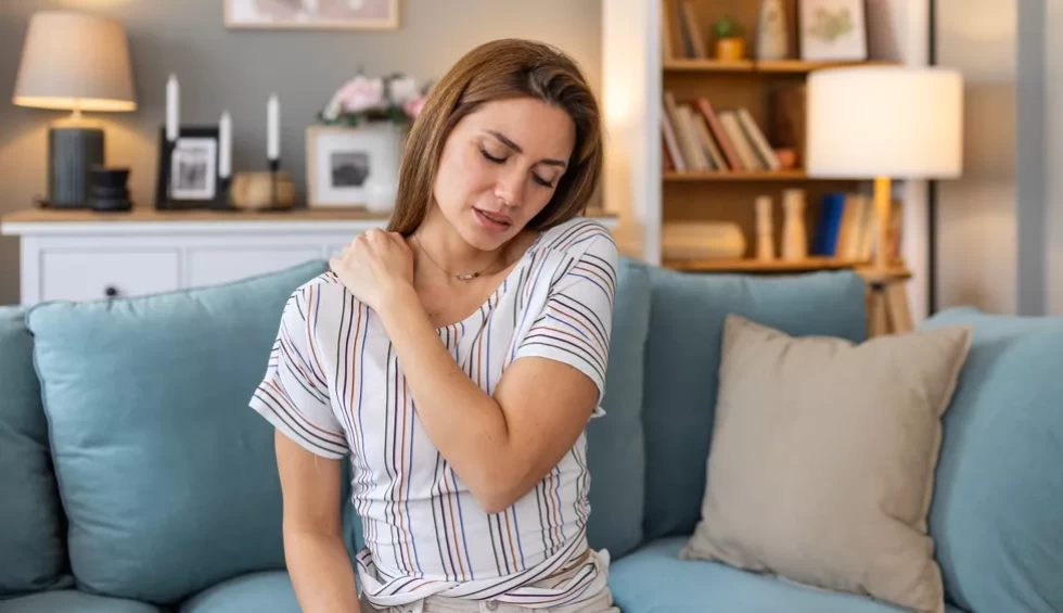 A generic square placeholder image with rounded corners in a figure.