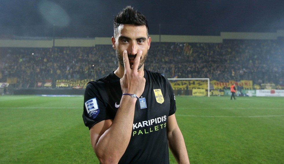 A generic square placeholder image with rounded corners in a figure.