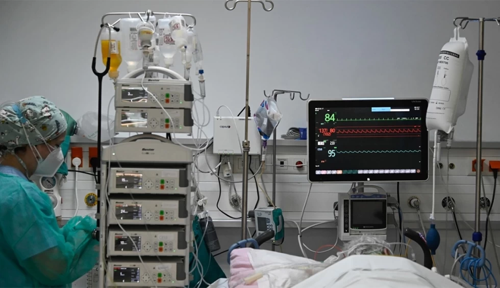 A generic square placeholder image with rounded corners in a figure.