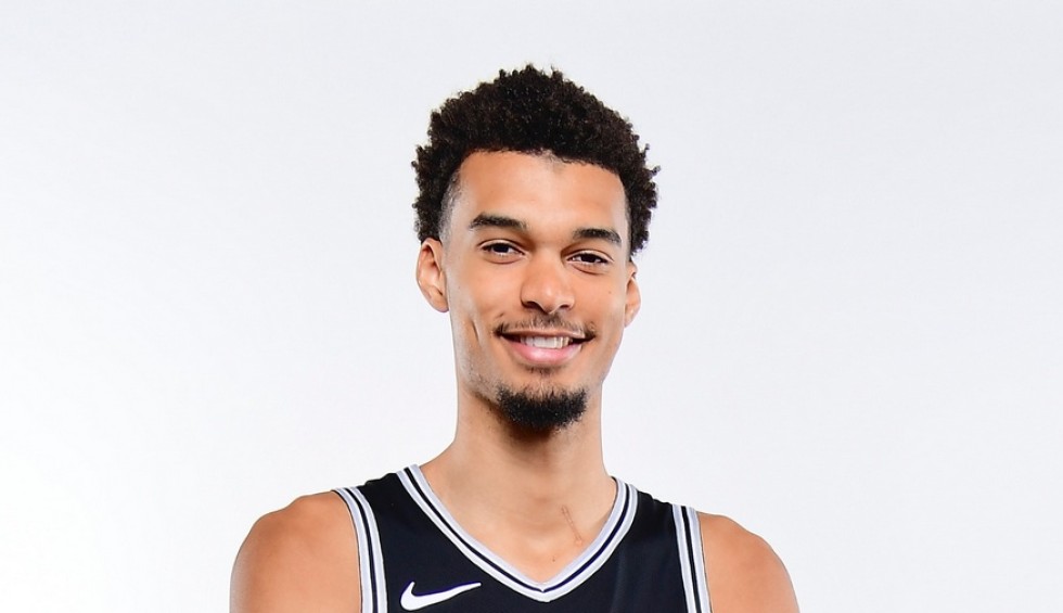 Γουεμπανιαμά: Δεν σταματάει να αναπτύσσεται - Έφτασε τα 2.25 μέτρα ύψος