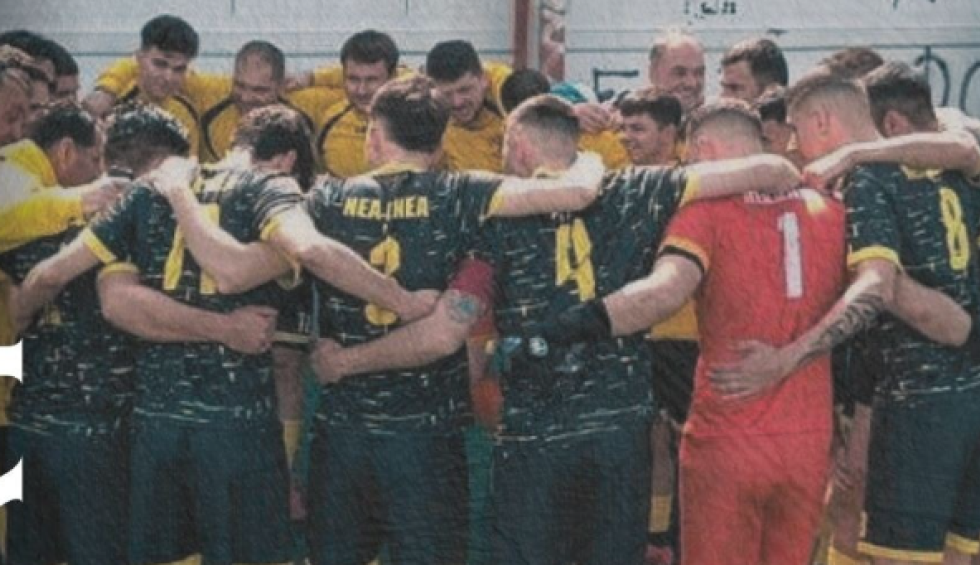 A generic square placeholder image with rounded corners in a figure.