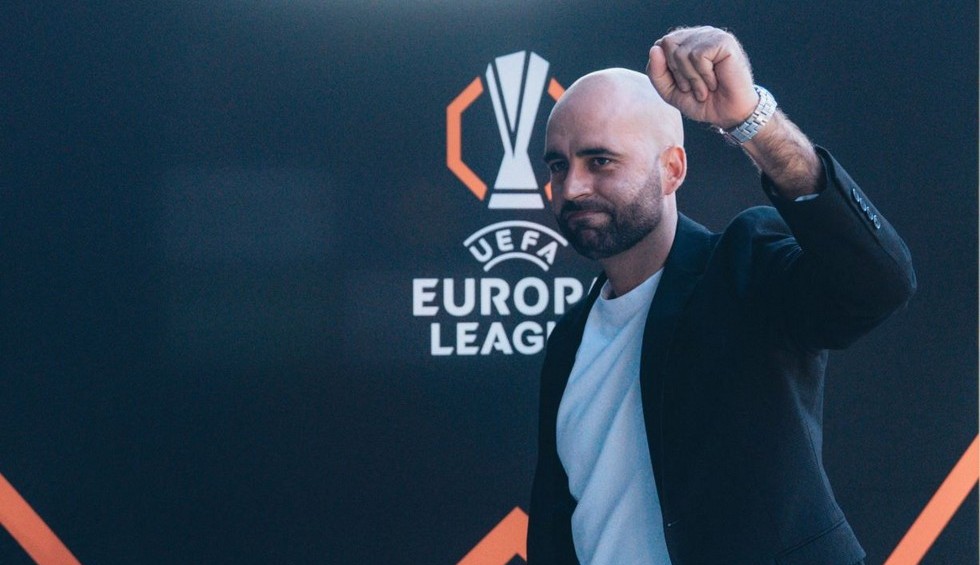 A generic square placeholder image with rounded corners in a figure.