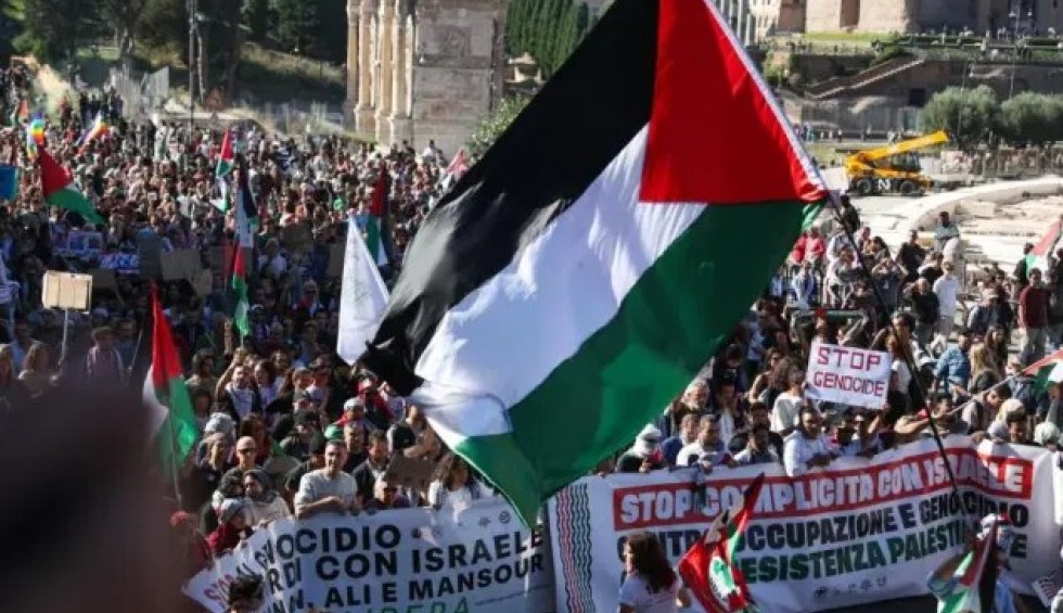 A generic square placeholder image with rounded corners in a figure.