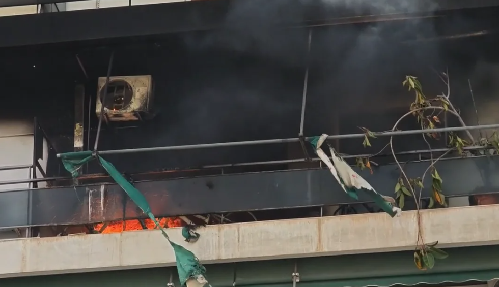 A generic square placeholder image with rounded corners in a figure.