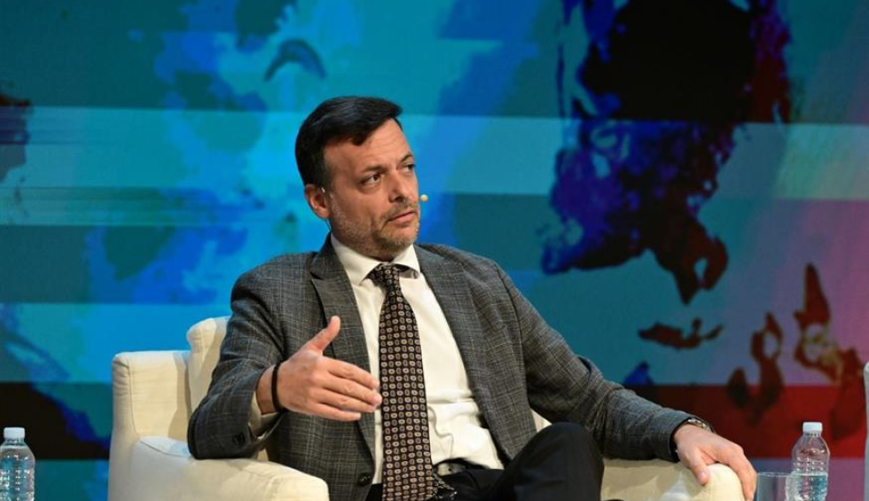 A generic square placeholder image with rounded corners in a figure.