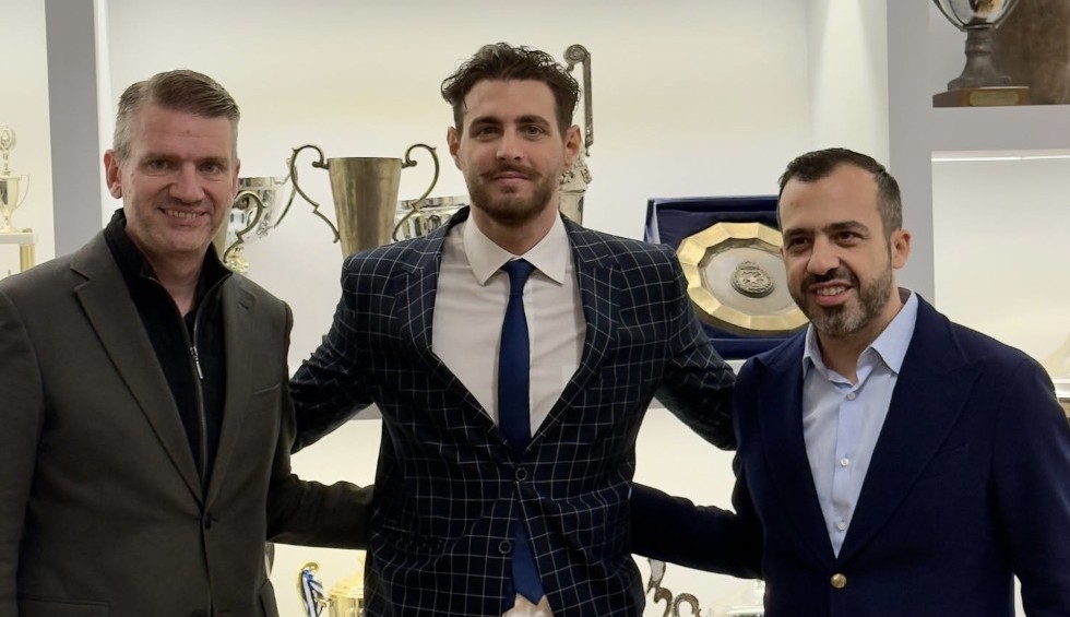 A generic square placeholder image with rounded corners in a figure.