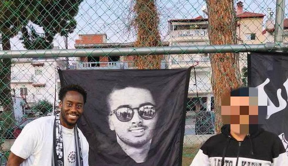 A generic square placeholder image with rounded corners in a figure.