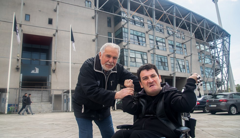 A generic square placeholder image with rounded corners in a figure.