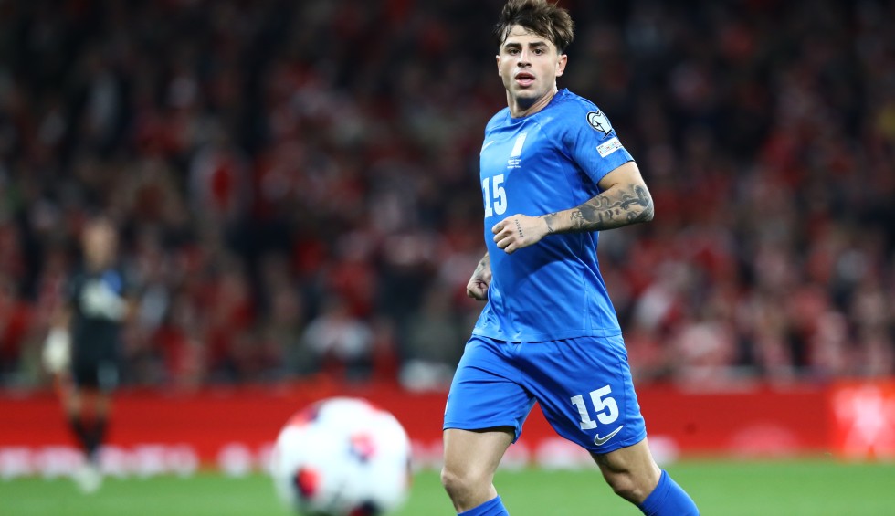 A generic square placeholder image with rounded corners in a figure.