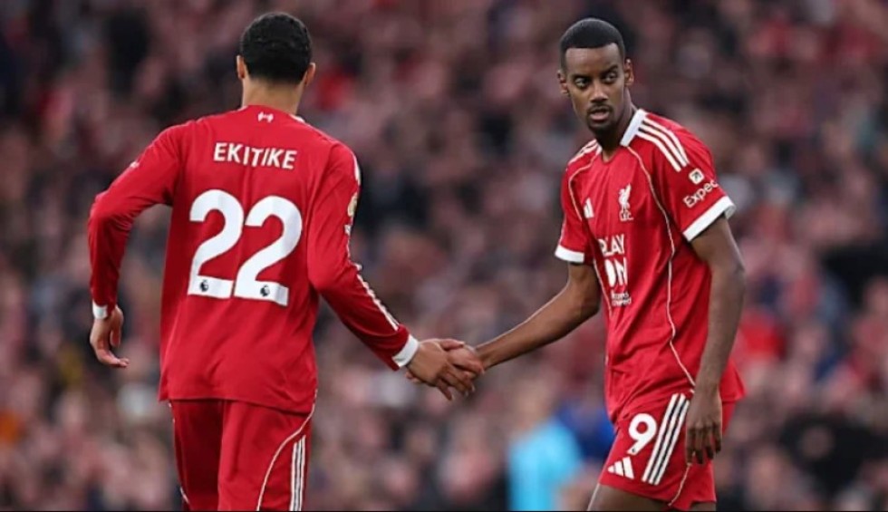 A generic square placeholder image with rounded corners in a figure.