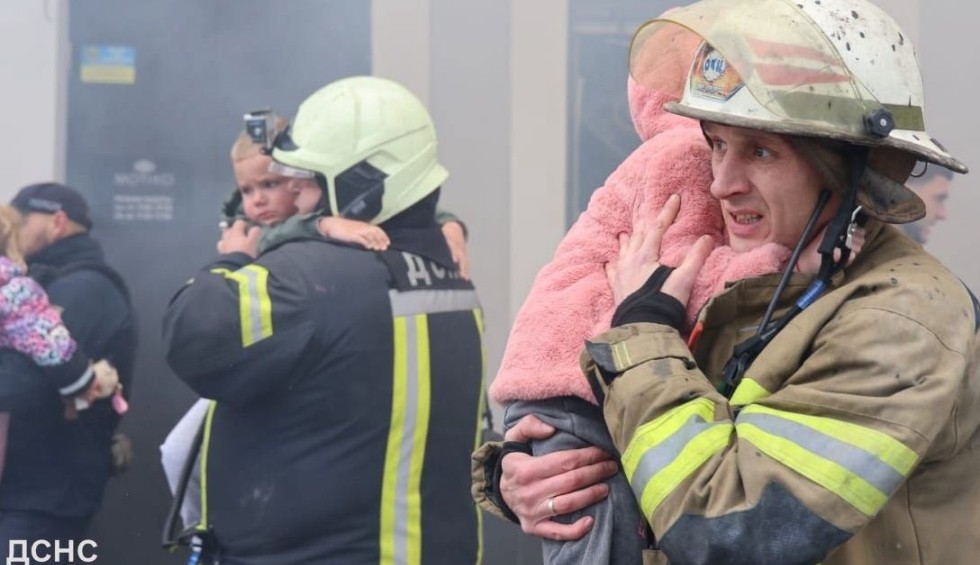 A generic square placeholder image with rounded corners in a figure.