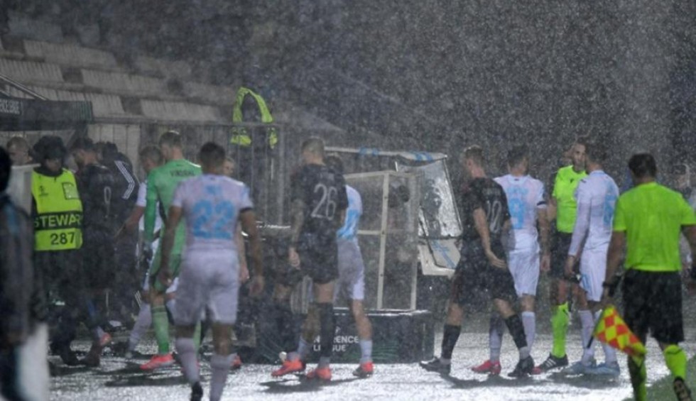 A generic square placeholder image with rounded corners in a figure.