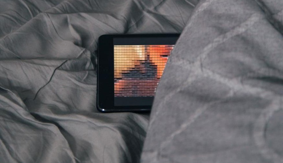 A generic square placeholder image with rounded corners in a figure.