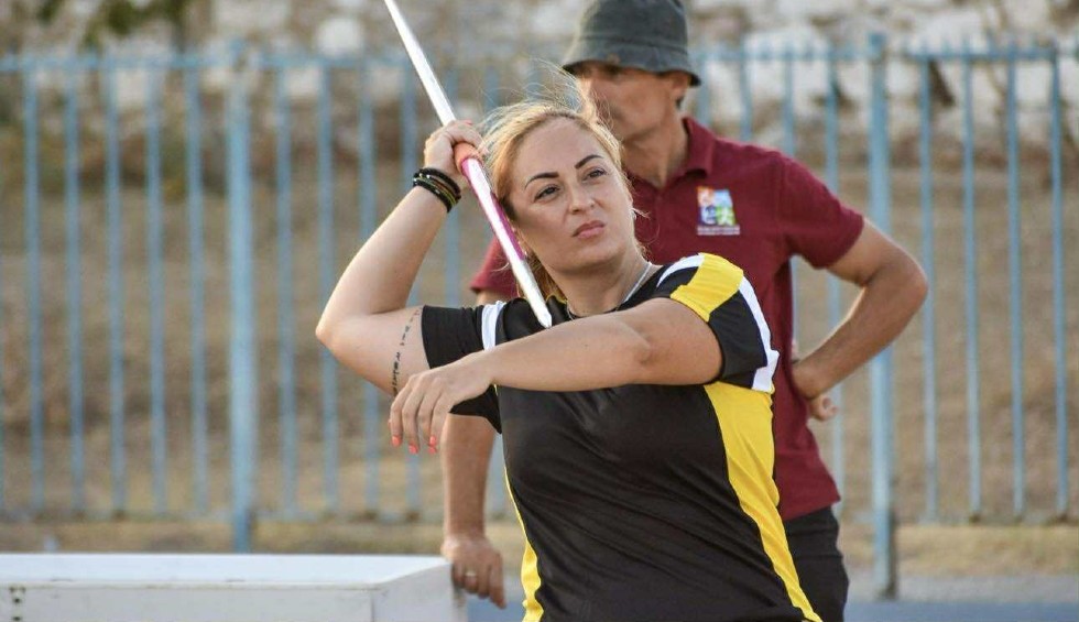 Τάνια Κεραμυδά: Ένα ακόντιο που χόρεψε ζεϊμπέκικο... τις αγελάδες σε ρυθμούς Βίσση