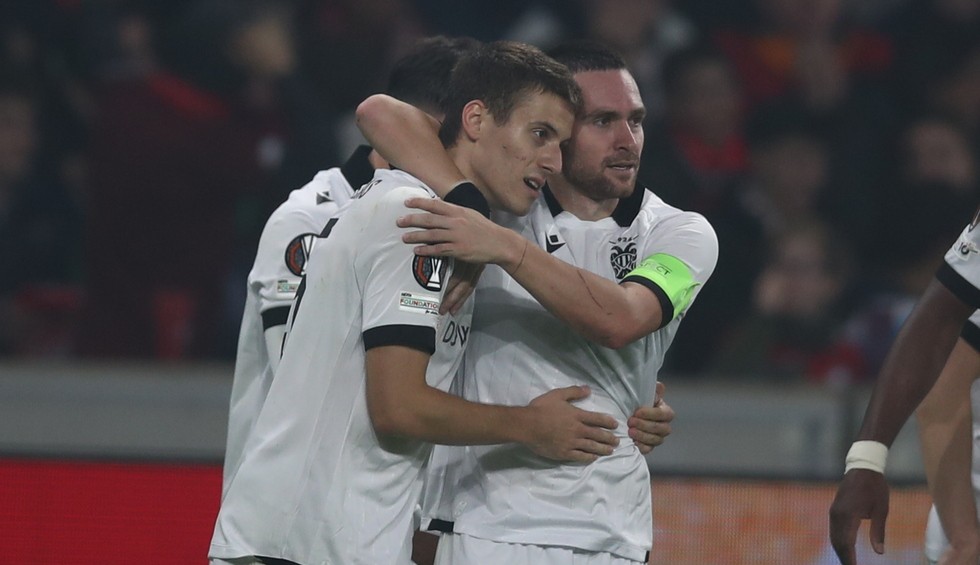 A generic square placeholder image with rounded corners in a figure.