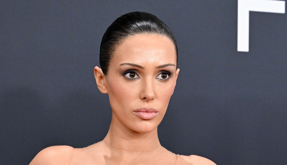 Μπιάνκα Σενσόρι: Η γυμνή εμφάνιση στο αεροδρόμιο της Μελβούρνης