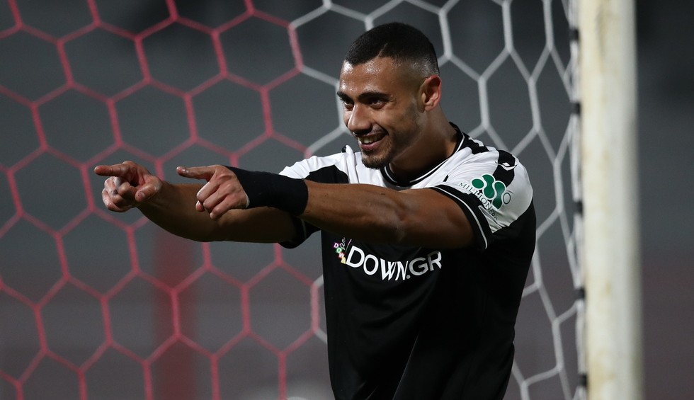 A generic square placeholder image with rounded corners in a figure.