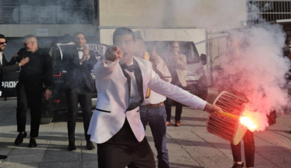 A generic square placeholder image with rounded corners in a figure.