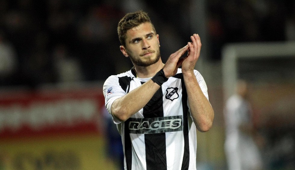 A generic square placeholder image with rounded corners in a figure.