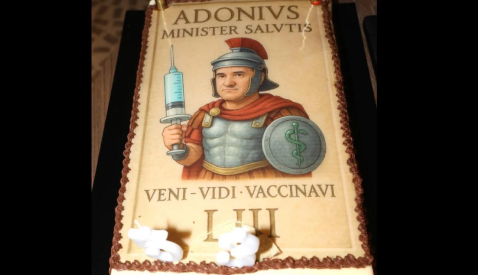 A generic square placeholder image with rounded corners in a figure.