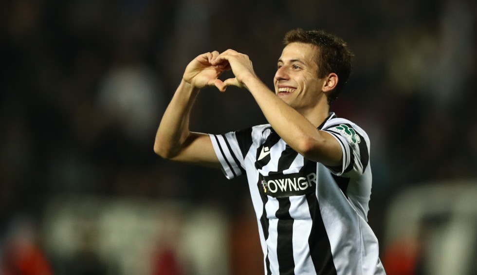 A generic square placeholder image with rounded corners in a figure.