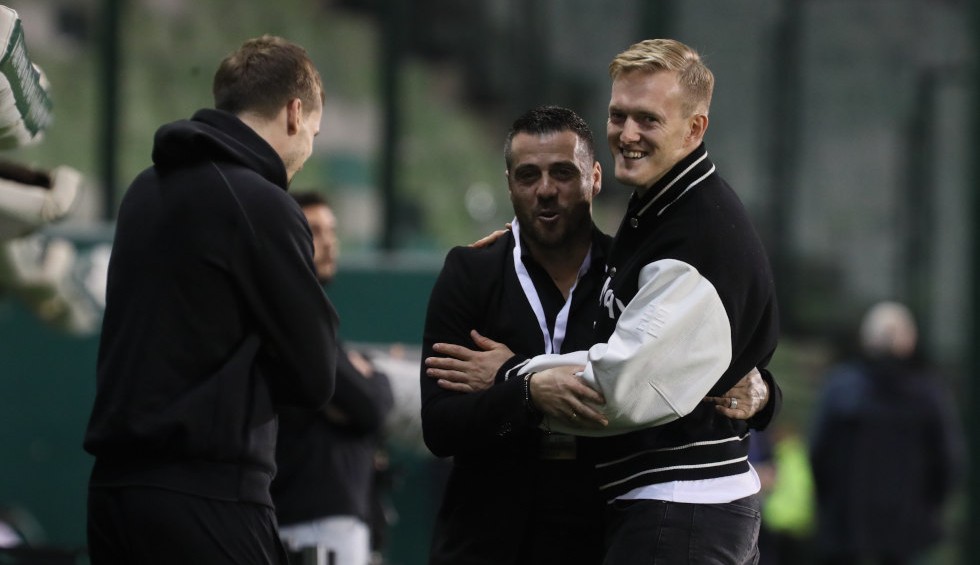 A generic square placeholder image with rounded corners in a figure.