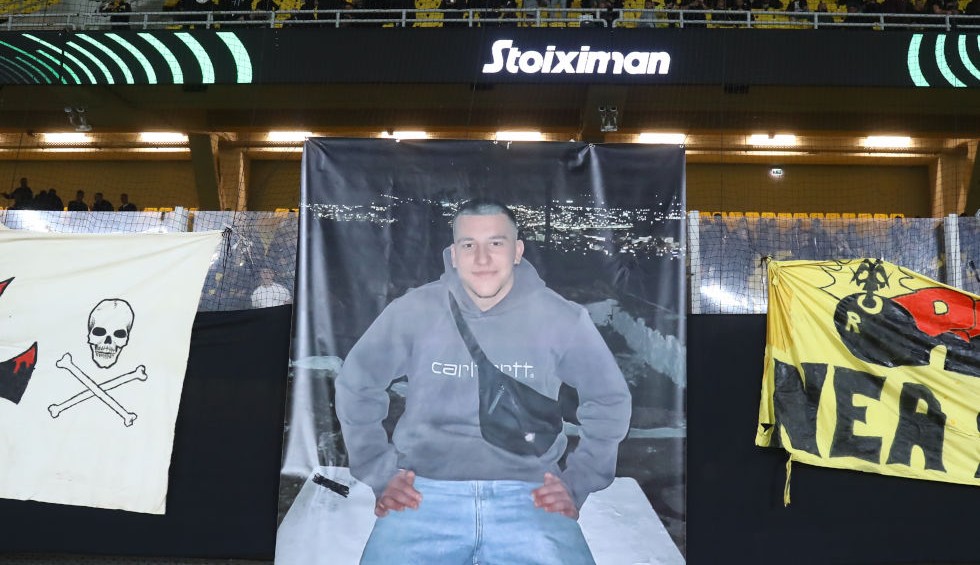 A generic square placeholder image with rounded corners in a figure.