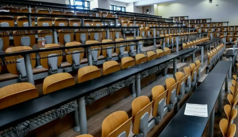 A generic square placeholder image with rounded corners in a figure.