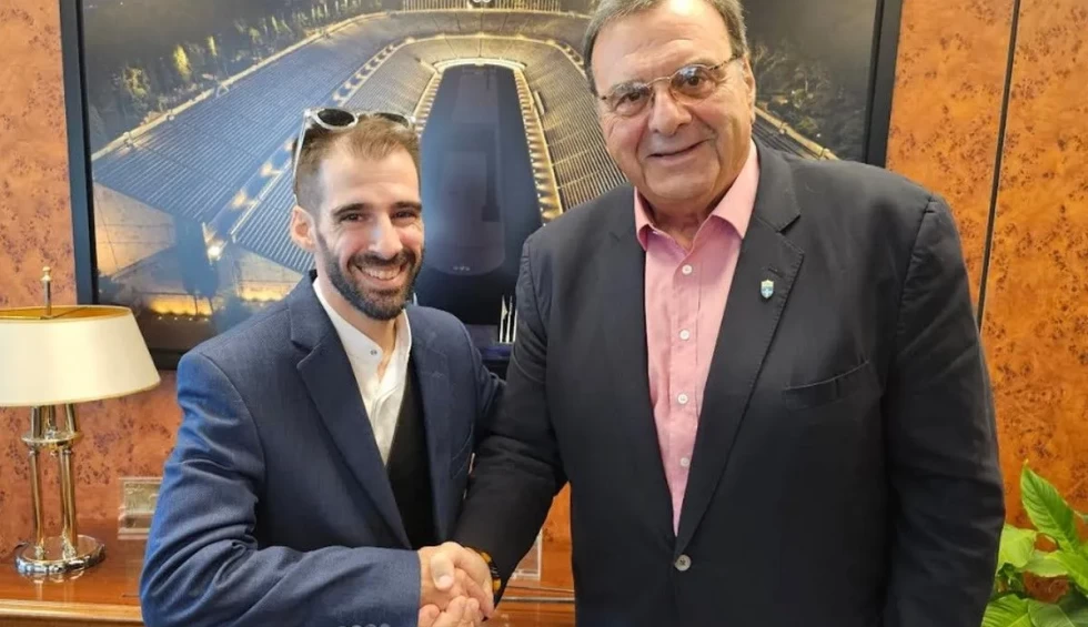 A generic square placeholder image with rounded corners in a figure.