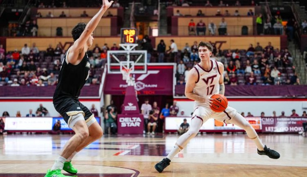 Αβδάλας: Αγωνίστηκε με... ένα πόδι αλλά οδήγησε το Βιρτζίνια Τεκ στη νίκη