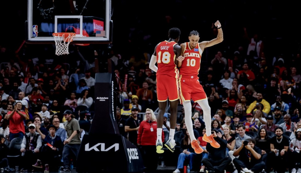 ΝΒΑ: Τρομερή ανατροπή των Χοκς – Παρατάσεις σε τρία μέτωπα