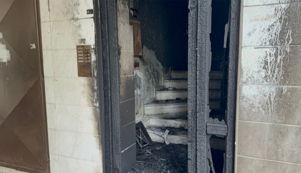 A generic square placeholder image with rounded corners in a figure.