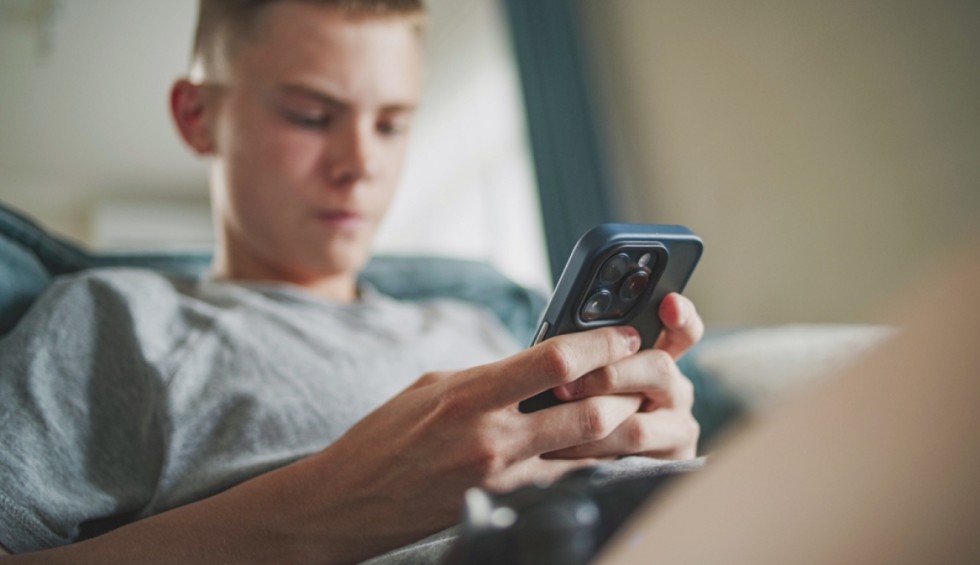 A generic square placeholder image with rounded corners in a figure.