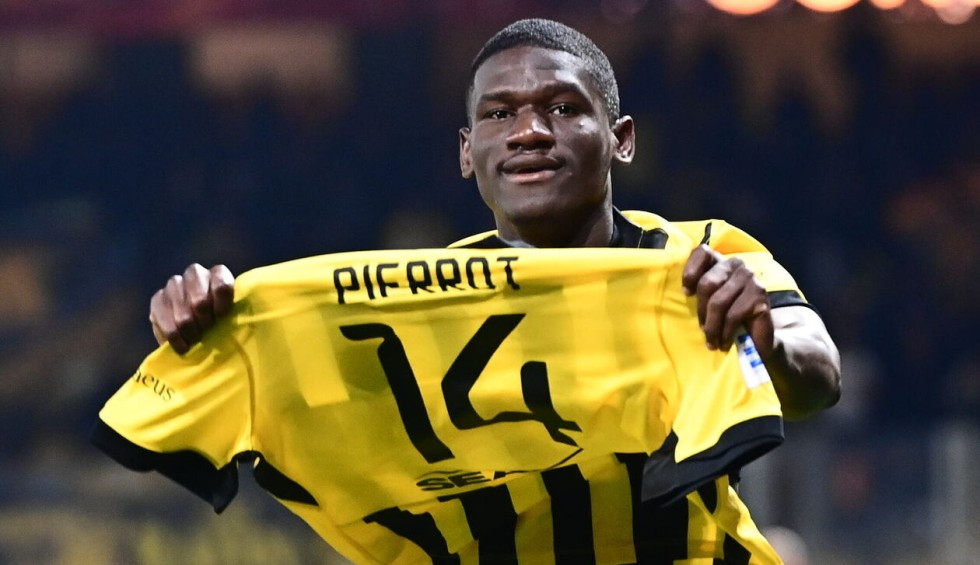 A generic square placeholder image with rounded corners in a figure.