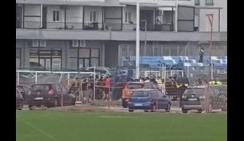 A generic square placeholder image with rounded corners in a figure.